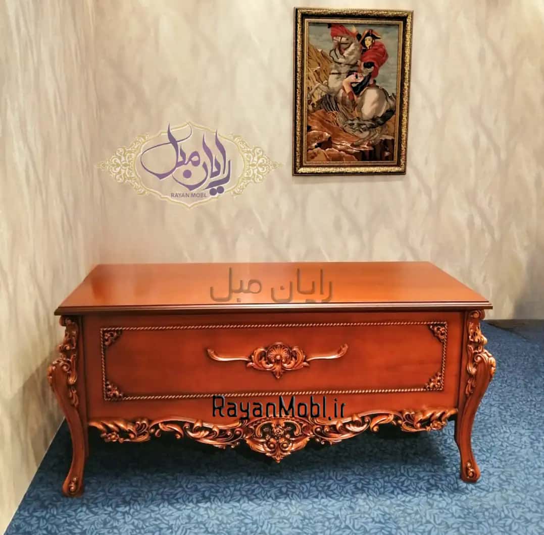 میز مدیریت سلطنتی